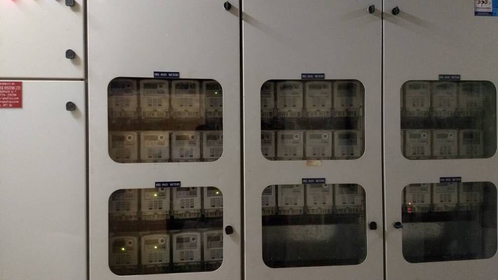 टिकाऊ और दीर्घकालिक परीक्षण के लिए एसटीएस मानक प्रोटोकॉल के साथ 50 हर्ट्ज आवृत्ति विद्युत मीटर परीक्षण उपकरण