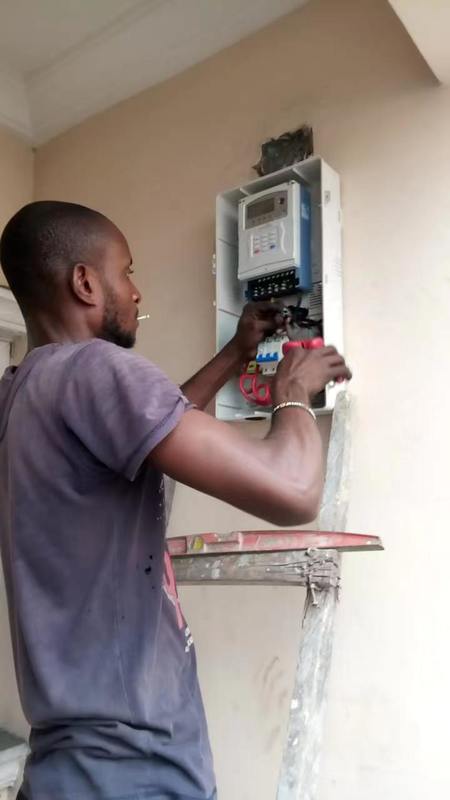 टिकाऊ और दीर्घकालिक परीक्षण के लिए एसटीएस मानक प्रोटोकॉल के साथ 50 हर्ट्ज आवृत्ति विद्युत मीटर परीक्षण उपकरण