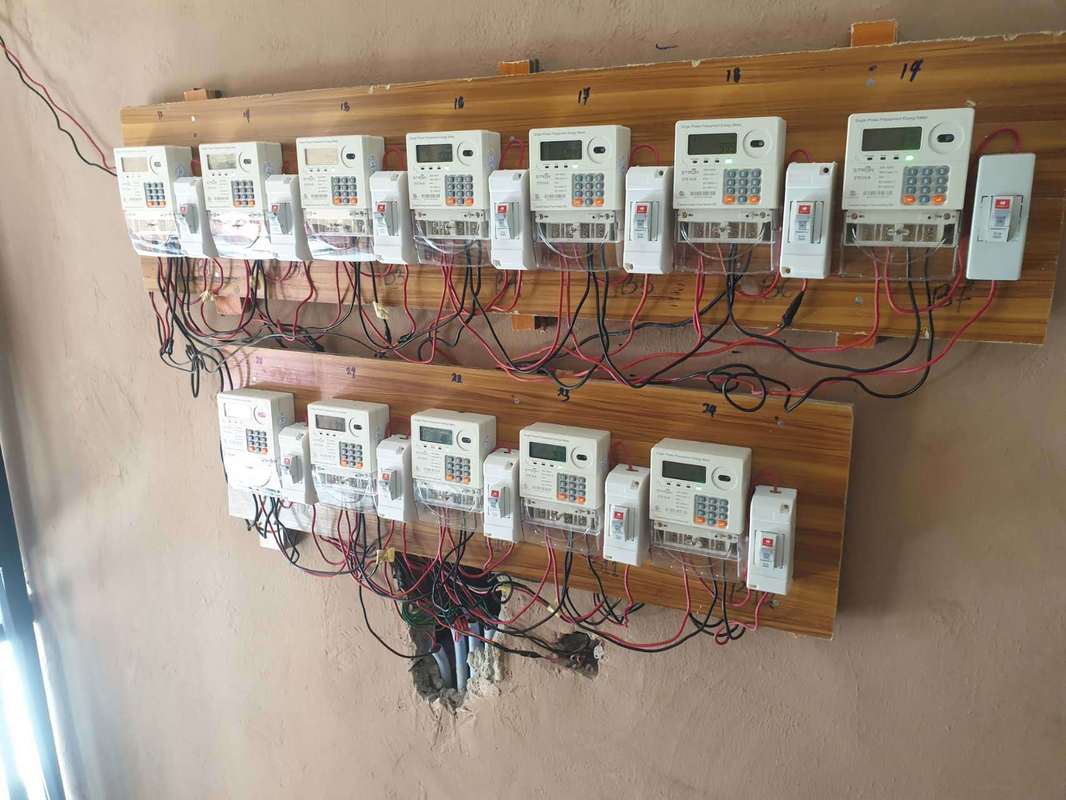 30W Solar Panel 6A/12.8V LiFePO4 Battery PayGo Electricity Indoor Solar Home Power System with Fan&Bulbs&Radio&Torch